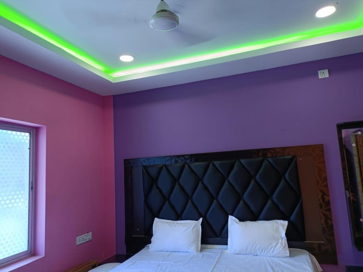 Raghunath Palace Hotel 2*