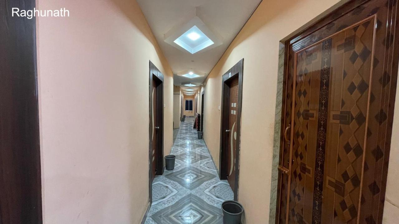 Hotel Raghunath Palace 2*